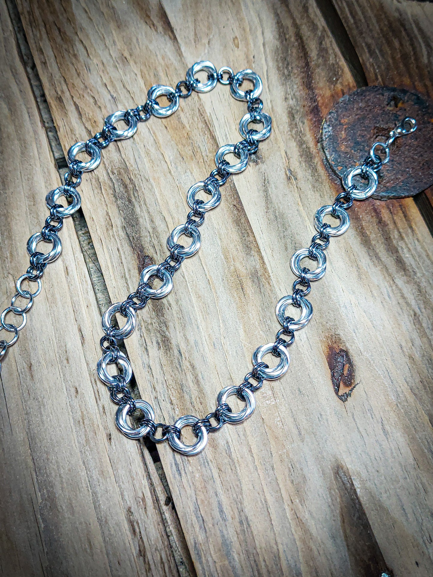 Mobius Choker